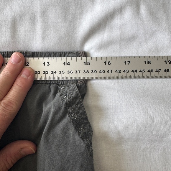 BM Women's Pull On Cargo Capri Pants Gray Size 12 Summer Casual Grunge - Picture 10 of 14